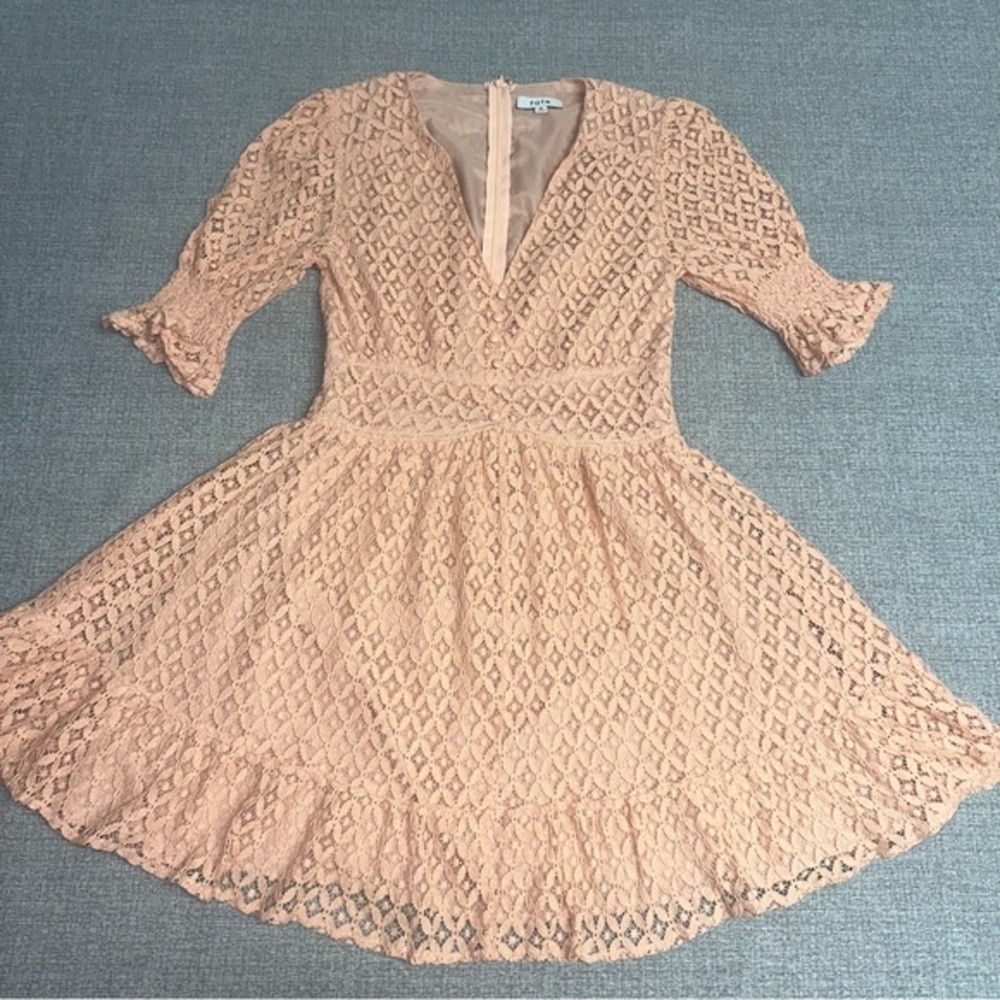 FATE Nude Blush Peach Lace Fit and Flare Mini Dress Size S V-Neck Ruffle Hem
